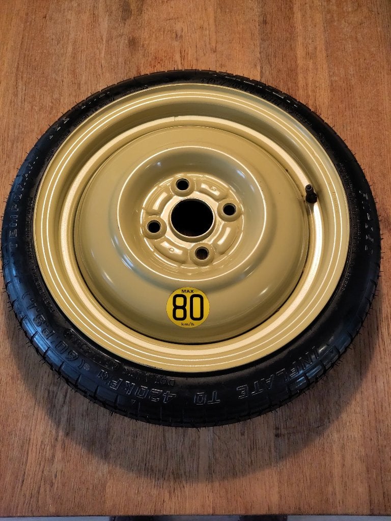 Daihatsu thuiskomer/reservewiel, Ophalen