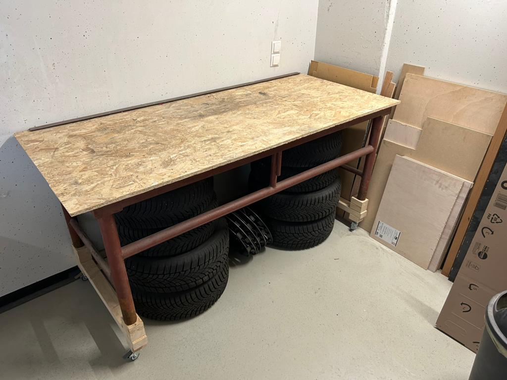 IJzeren werkbank met houten blad, Doe-het-zelf en Verbouw, Werkbanken, Ophalen, Gebruikt, 170 cm of meer