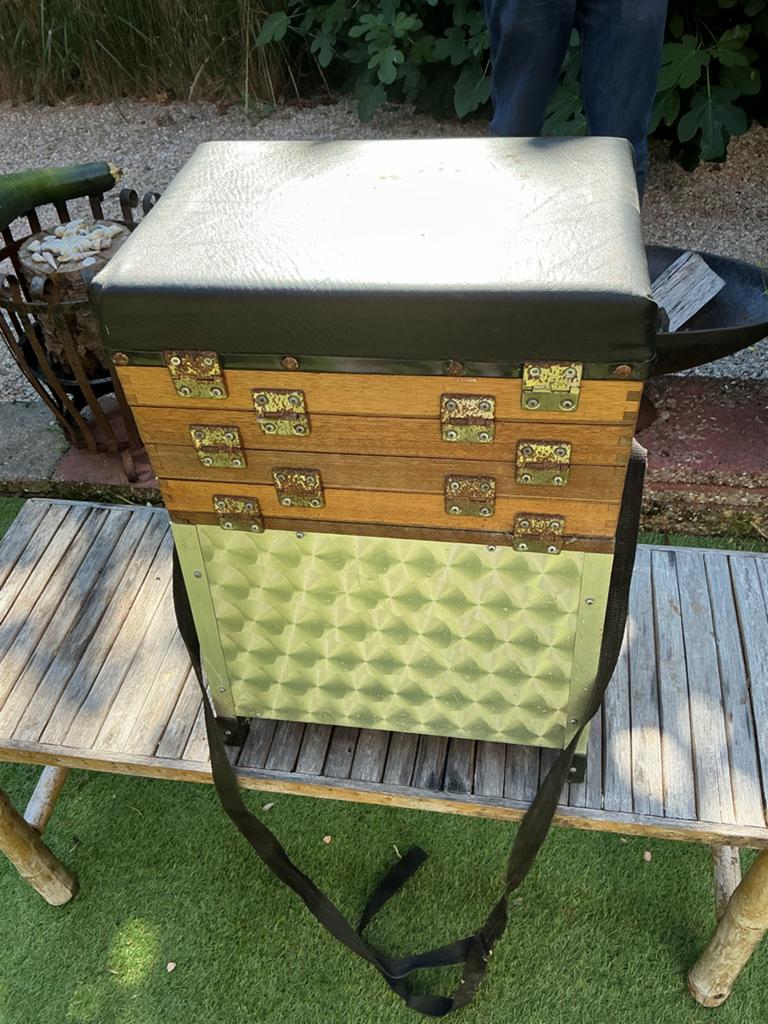 Viskanis viskoffer met zitje - 50x33x22 cm, Watersport en Boten, Ophalen of Verzenden, Gebruikt, Koffer of Tas