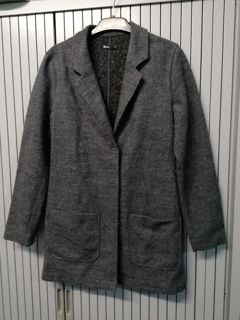 Leuke grijze kleur lange wol Jas, Ophalen of Verzenden, Zo goed als nieuw, Maat 36 (S), Grijs