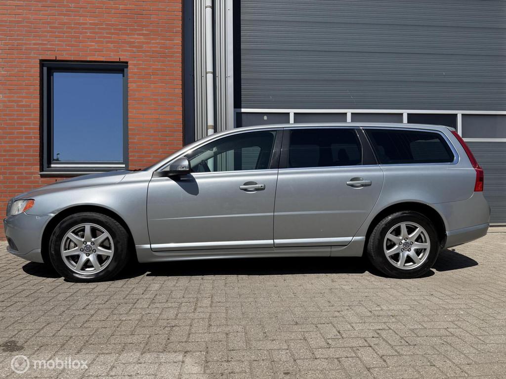 Volvo V70 2.5T Momentum 231pk - dealer onderh. - orig NL, Gebruikt, Zwart, 2521 cc, Handgeschakeld