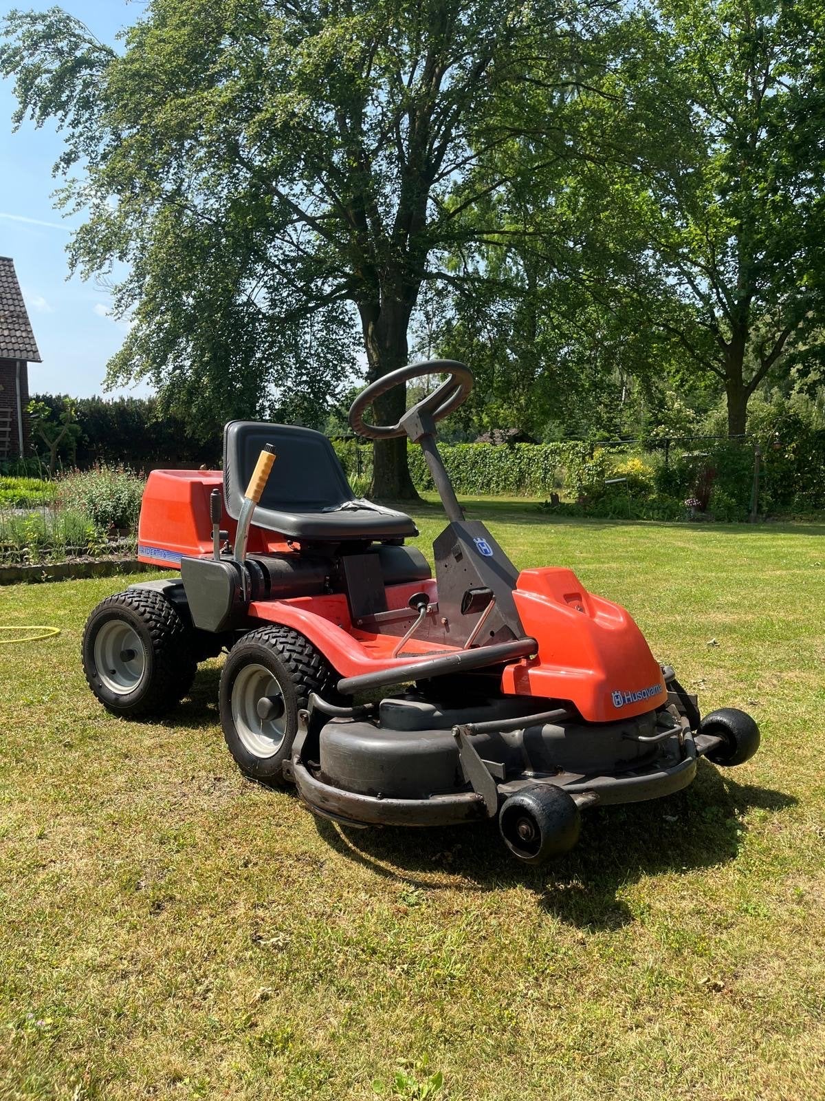 Husqvarna Zitmaaier rider 16, Tuin en Terras, Grasmaaiers, Cirkelmaaier, Gebruikt, Elektrische starter, Ophalen of Verzenden