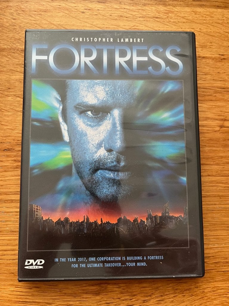 Fortress, Engels, Engels, Zo goed als nieuw, Science Fiction