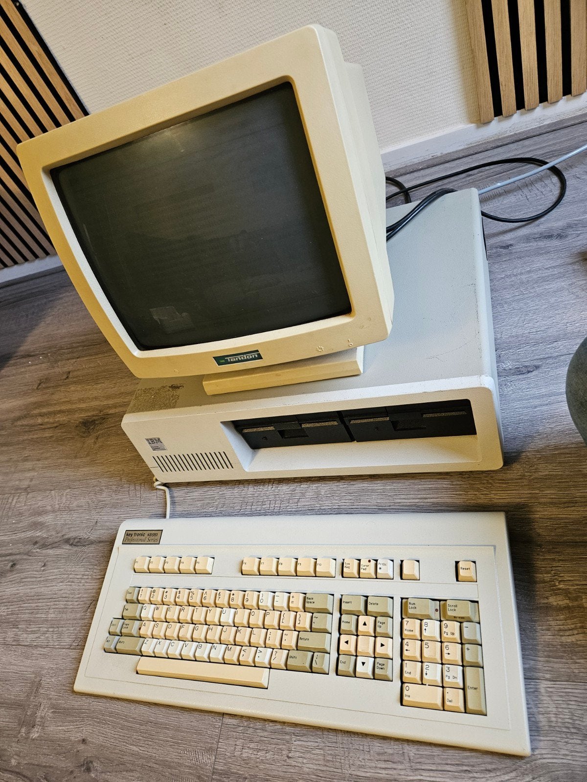 Vintage IBM PC Computer 5160 Tandon CRT Monitor Toetsenbord, Ophalen, IBM