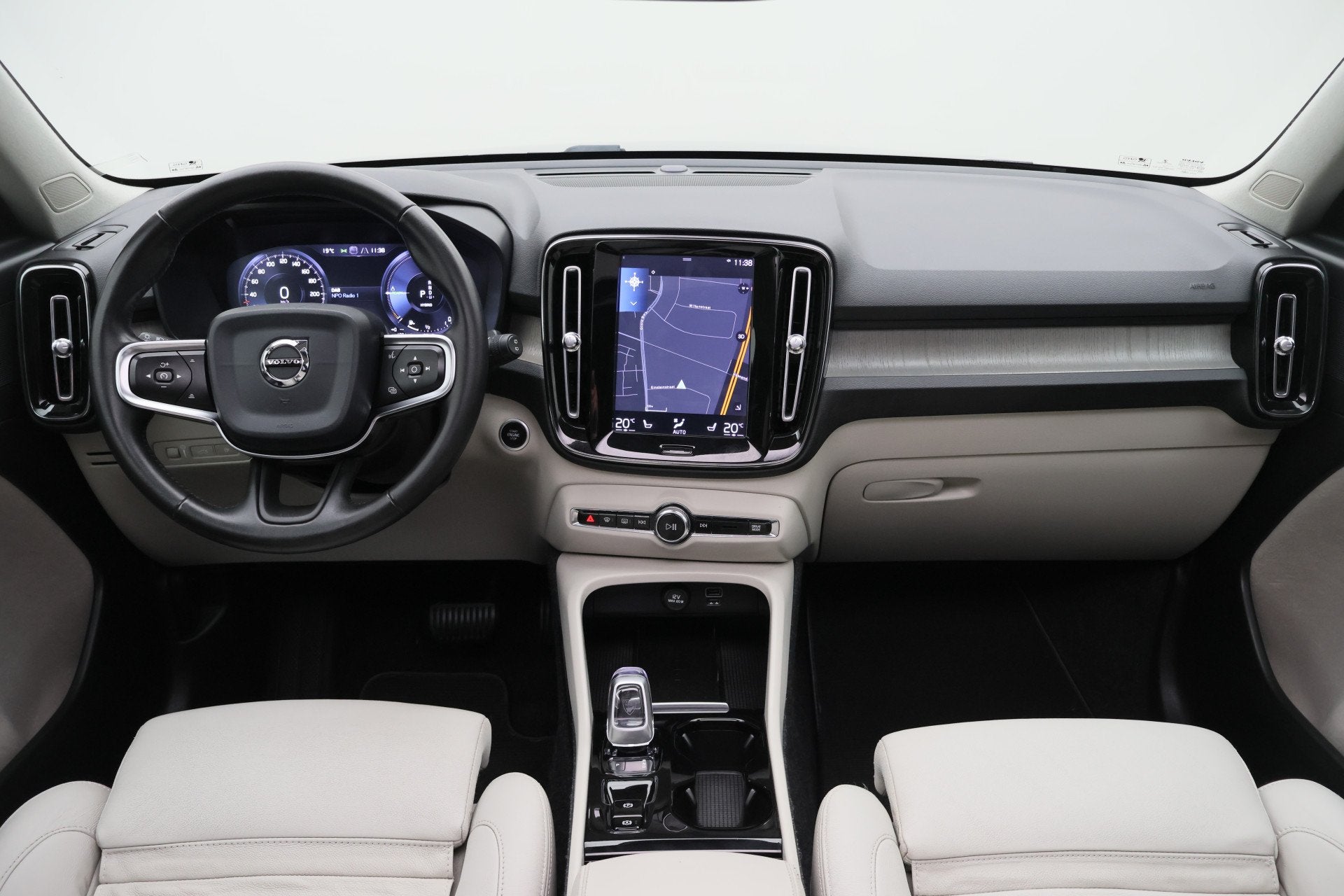 Volvo XC40 1.5 T5 Twin Engine Inscription Leer, Panoramadak,, Auto's, Euro 6, 1712 kg, Blauw, Hybride Elektrisch/Benzine