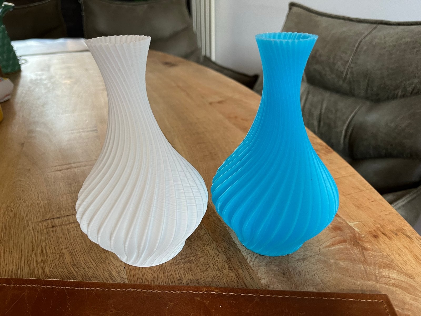 Set van 2 3D geprinte vaasjes wit en blauw/glow in the dark, Ophalen of Verzenden, Zo goed als nieuw, Wit, Kunststof
