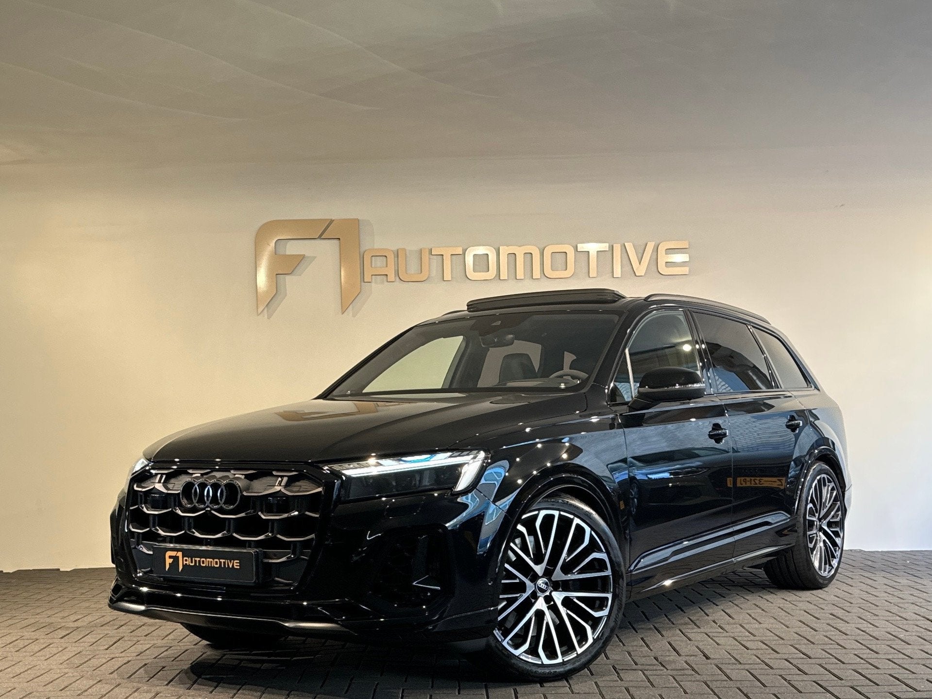 Audi SQ7 4.0 TFSI quattro 7p Pano|4-Wielsturing|Massage|Soft, Auto's, Automaat, 2240 kg, Gebruikt, 507 pk