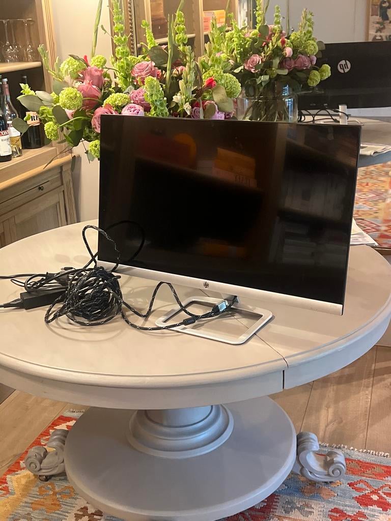 HP 27er Full HD IPS Monitor met zilveren voet, Ophalen, Zo goed als nieuw