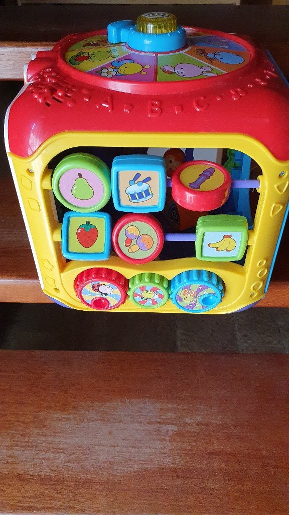 V-tech Kubus en Voetbal/korfbal-spel. prima staat. Opsturen, Kinderen en Baby's, Speelgoed | Vtech, Ophalen of Verzenden, Zo goed als nieuw