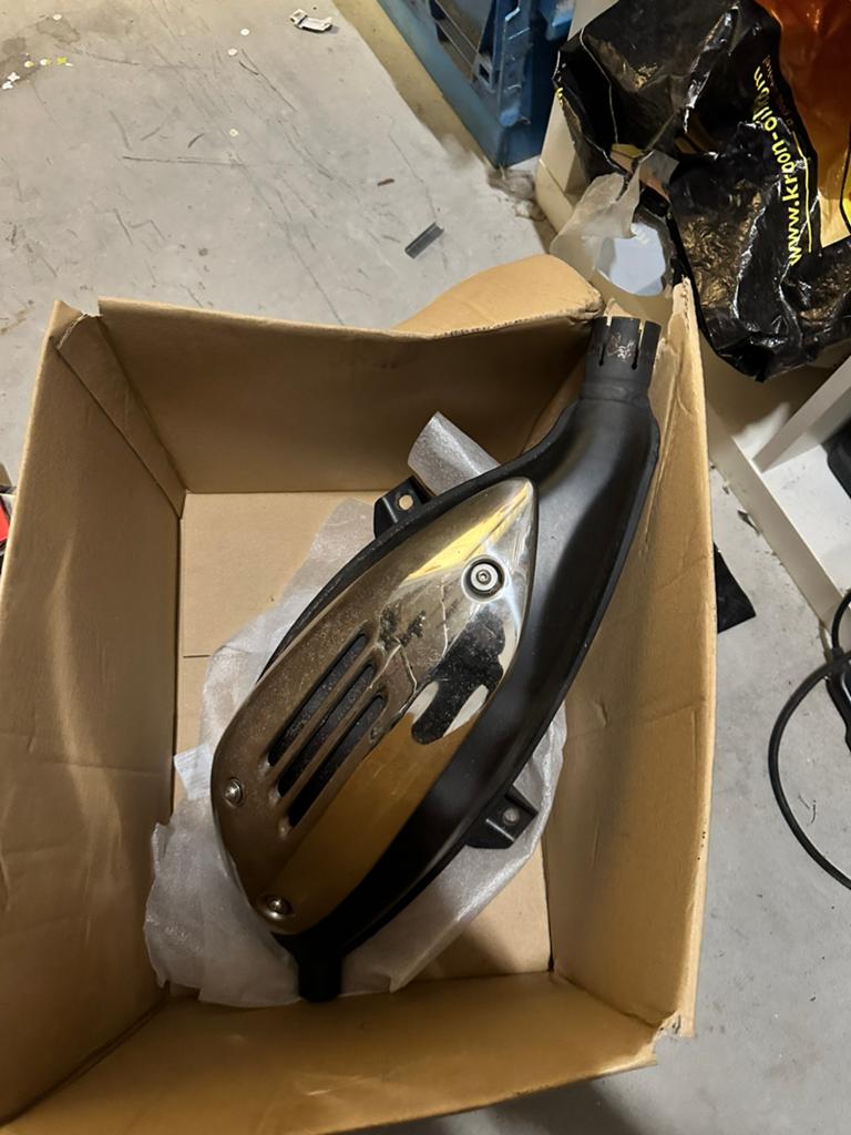 Vespa 300GTS uitlaat 300 GTS, Ophalen
