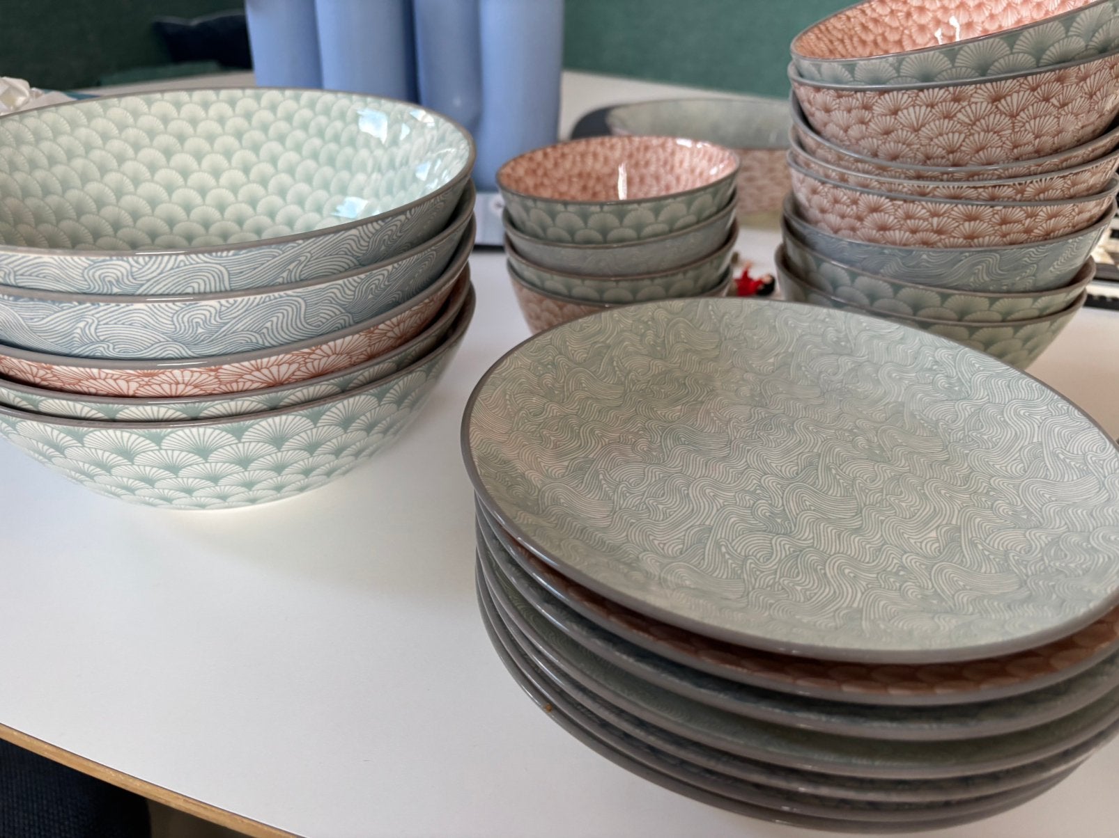 Servies Bjorn pastel, Ophalen