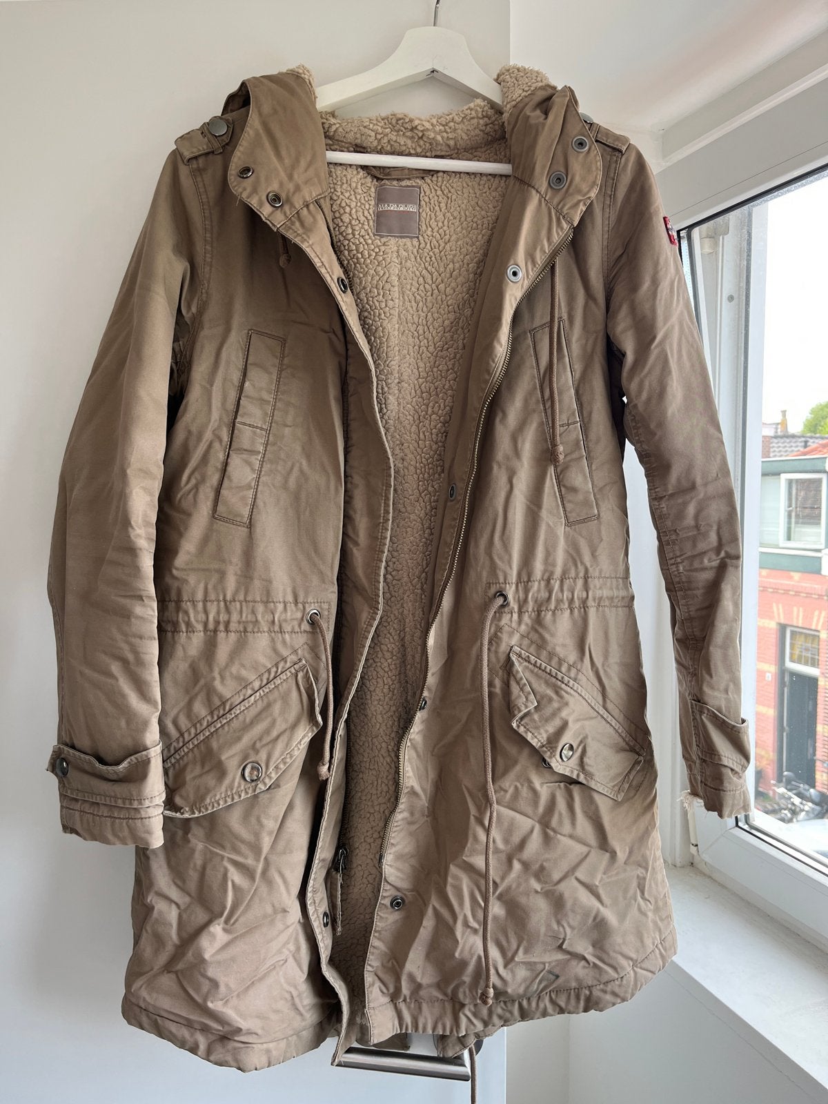 Napapijri winterjas met teddy voering, Ophalen of Verzenden, Gedragen, Maat 38/40 (M), Beige