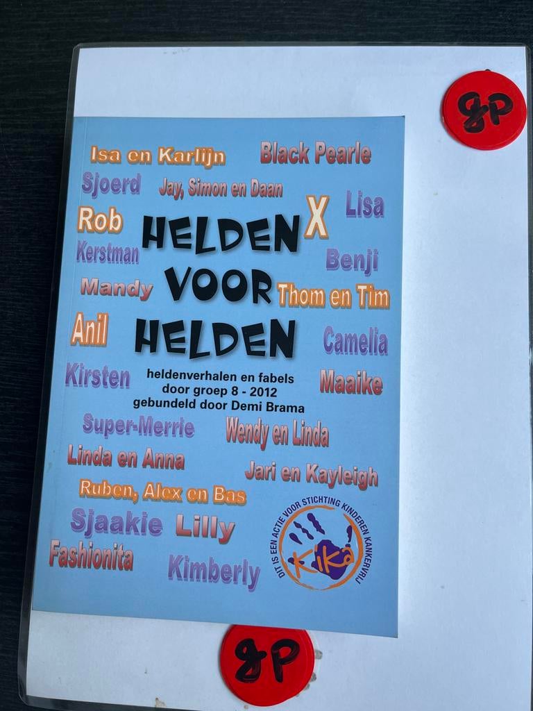 Helden voor Helden: Verhalenbundel door Demi Brama, Ophalen of Verzenden, Zo goed als nieuw, Fictie algemeen
