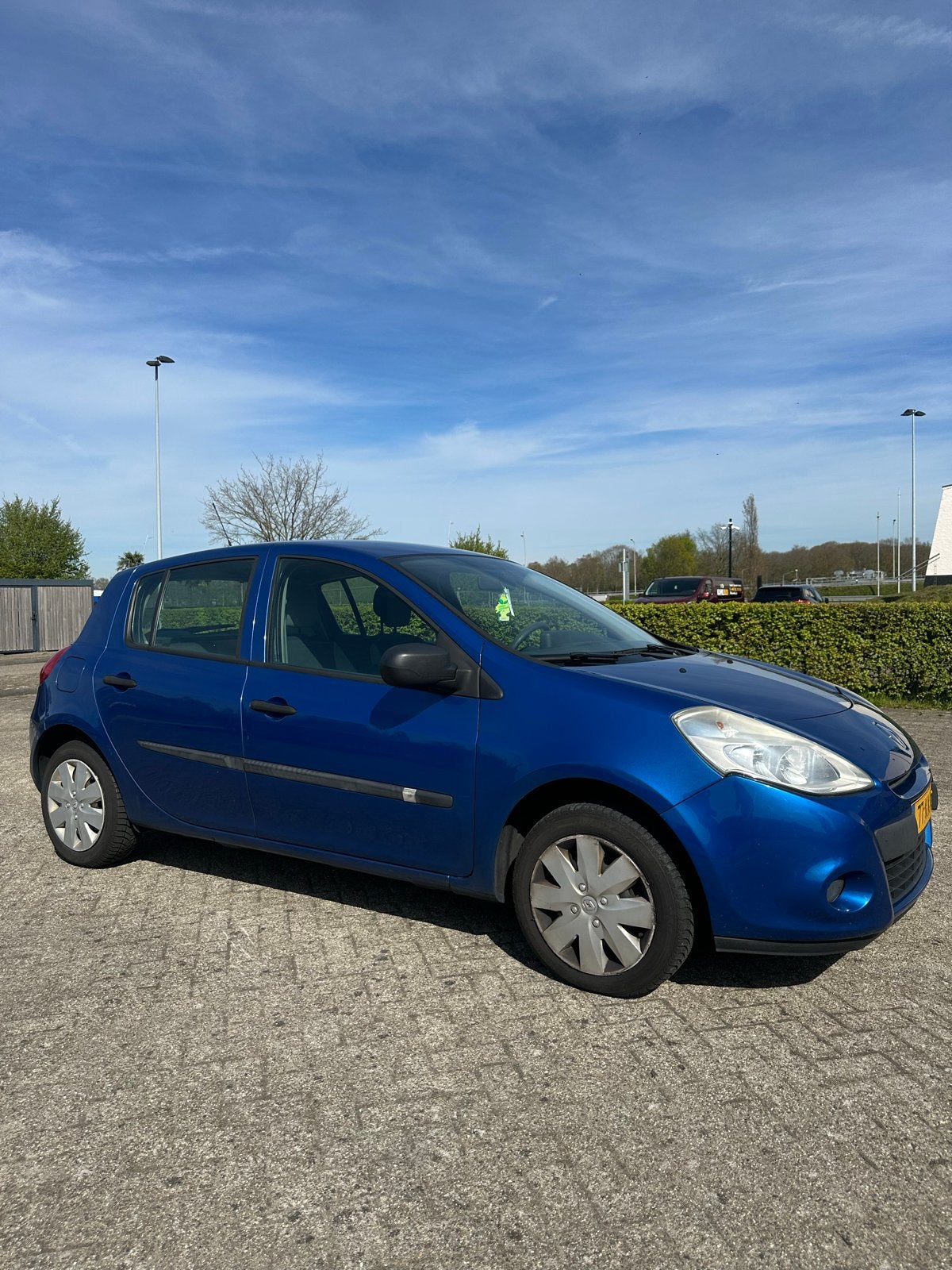 Renault Clio 1.2 16V 55KW 5-DRS E4 2010 Blauw, Auto's, Voorwielaandrijving, 535 kg, 74 pk, 4 cilinders