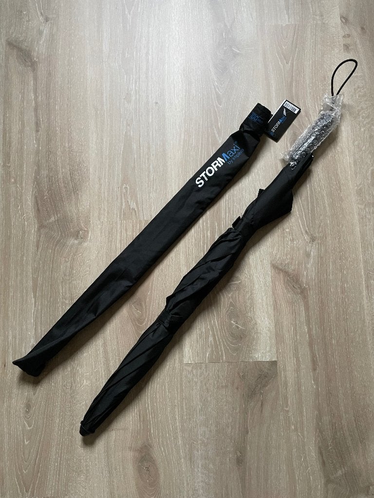 Stormparaplu zwart/blauw 100 km/u STORMaxi, Sieraden, Tassen en Uiterlijk, Ophalen of Verzenden, Nieuw, Blauw