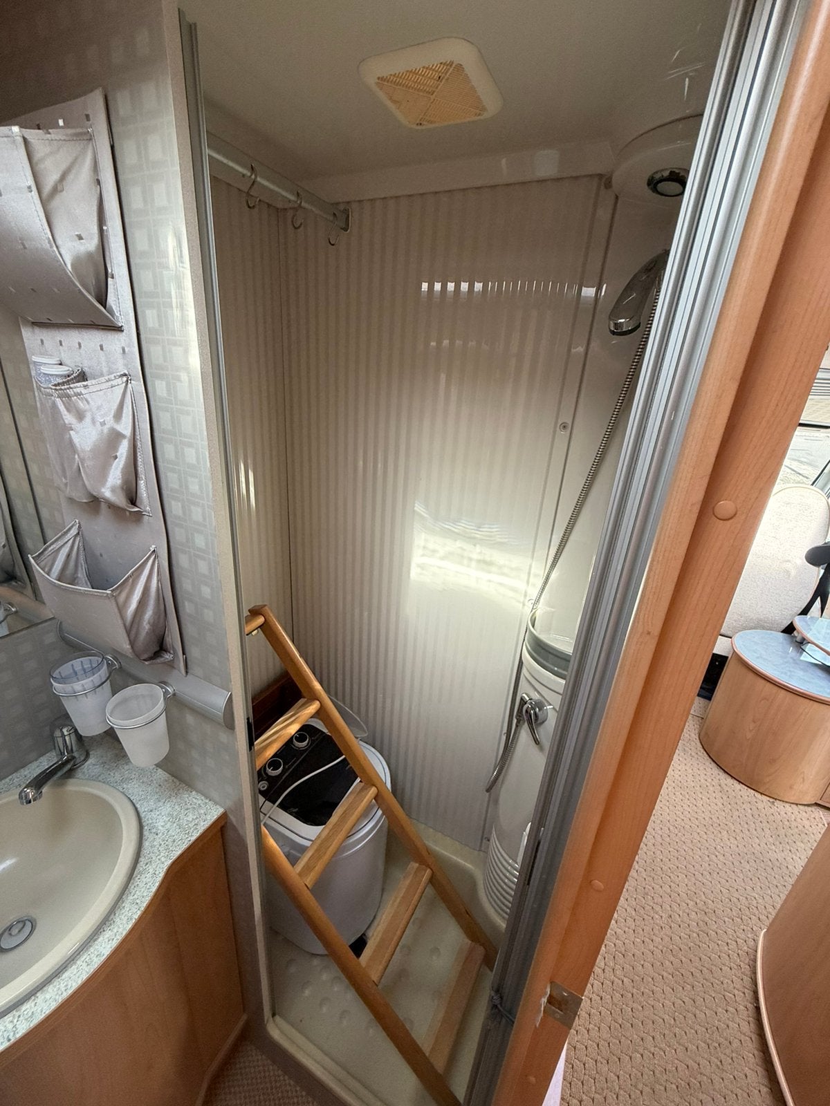 Foto 14 van Burstner i690 Elegance 2.8 JTD - levelsysteem - 66.500 km