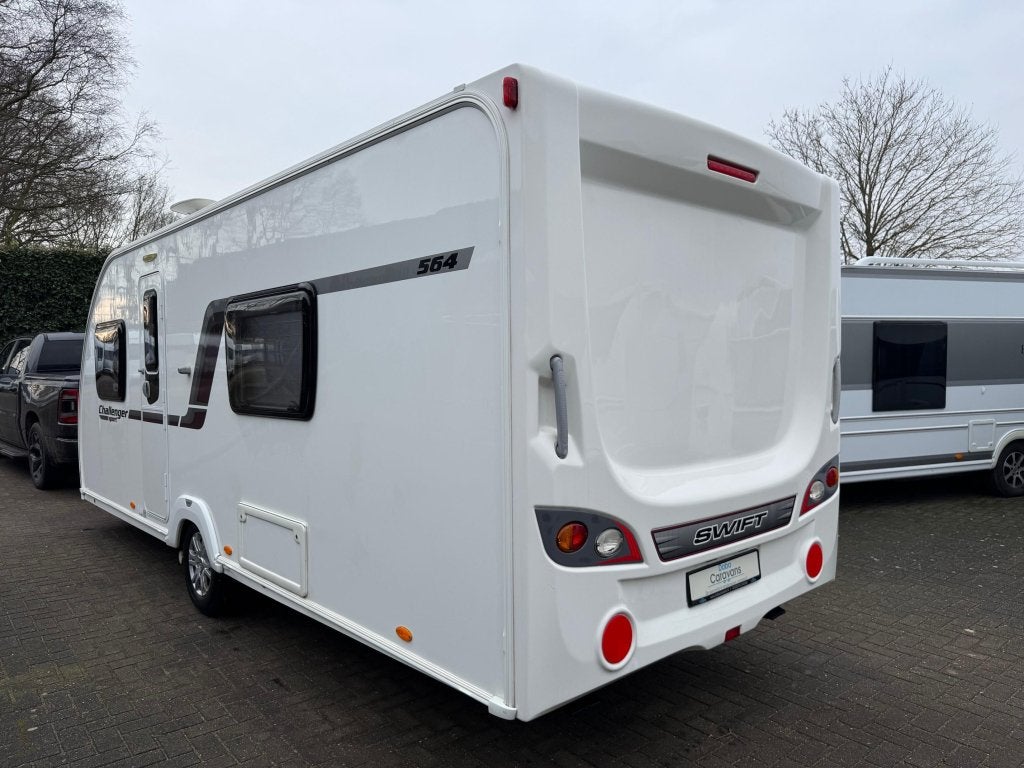 Swift Challenger 564 2014 | Enkele bedden | Grote badkamer, Caravans en Kamperen, Bedrijf, Swift, 5 tot 6 meter, 1250 - 1500 kg