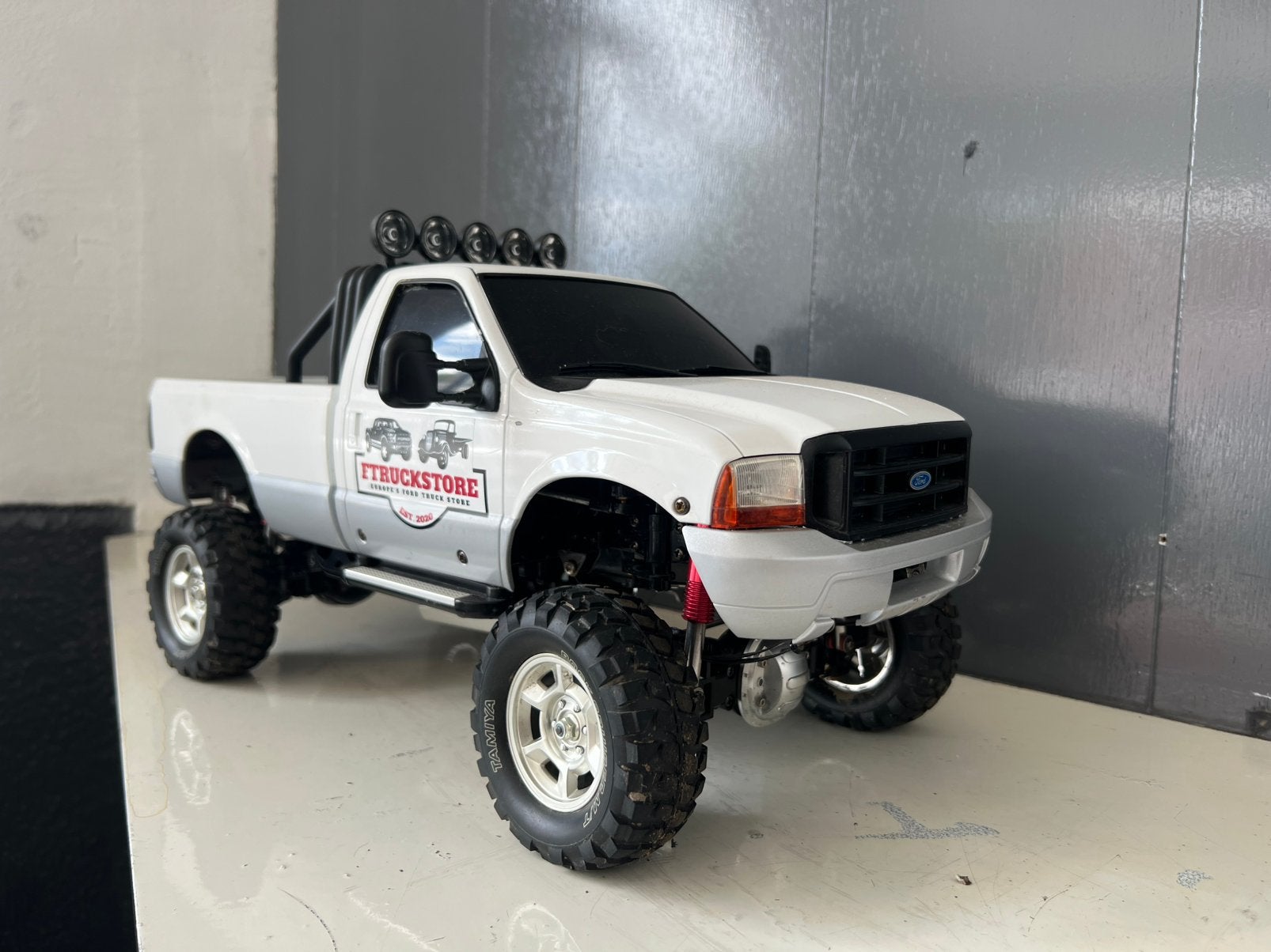 Tamiya Ford F350 HIGHLIFT, Hobby en Vrije tijd, Modelbouw | Radiografisch | Auto's, Japan, Auto offroad, Zo goed als nieuw, Tamiya