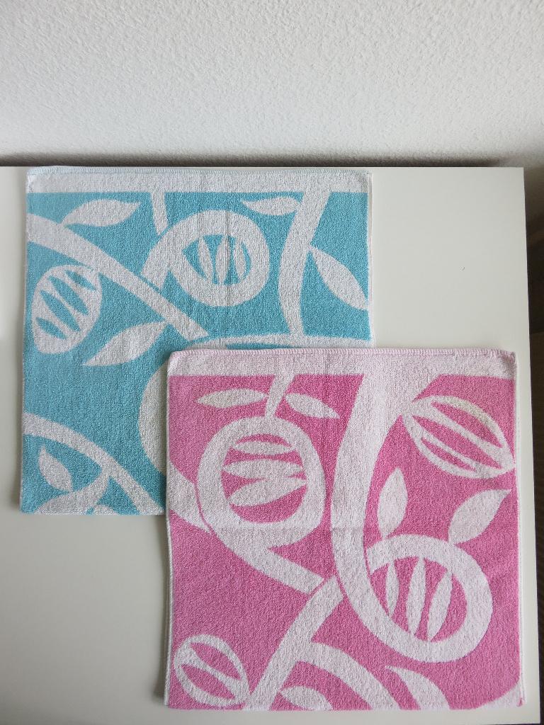 2 Vintage retro Seashore pastel roze blauwe handdoeken, Ophalen of Verzenden, Gebruikt, Blauw, Handdoek
