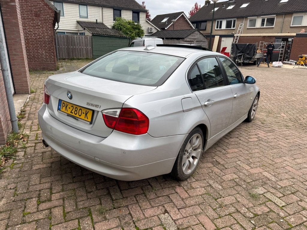BMW 325i Automaat | 218 pk | Schuifdak | Navi | PDC | 2006, Auto's, Automaat, 745 kg, Achterwielaandrijving, Zwart
