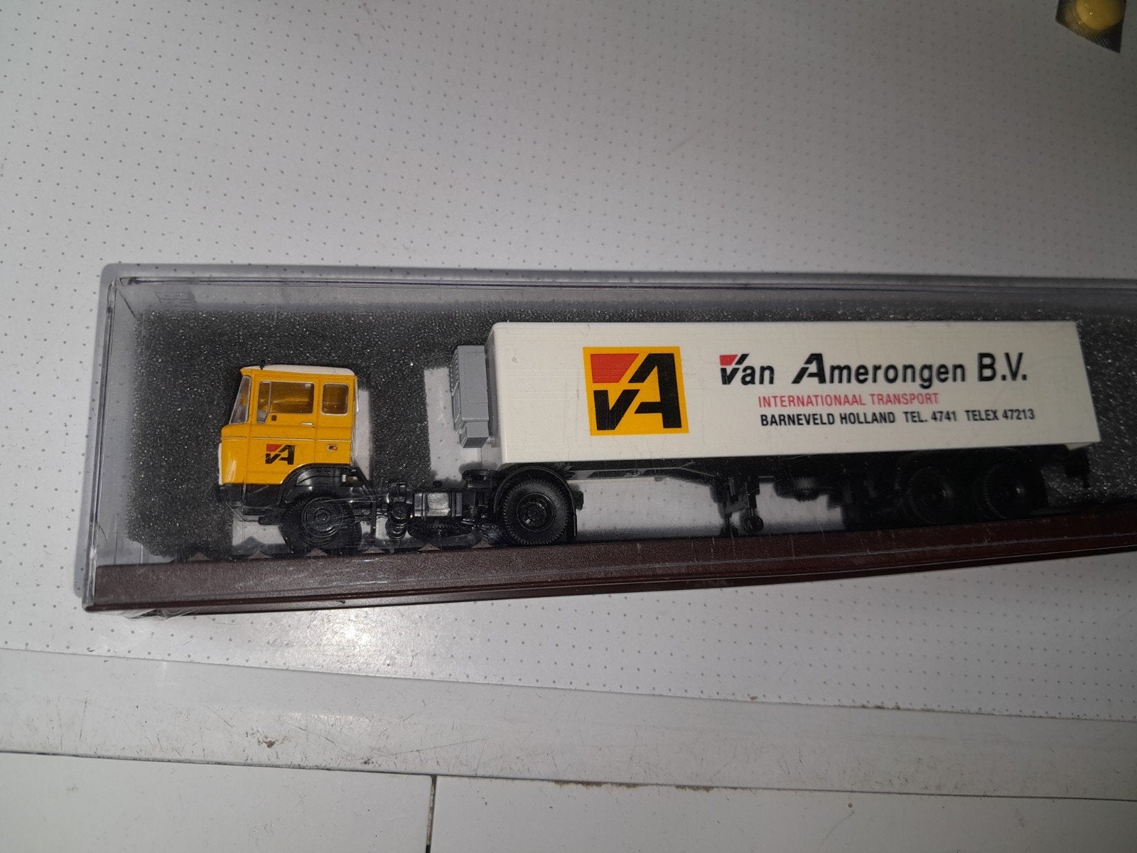 Modelvrachtwagen Van Amerongen B.V. met oplegger, Hobby en Vrije tijd, Ophalen of Verzenden, Zo goed als nieuw, Overige merken