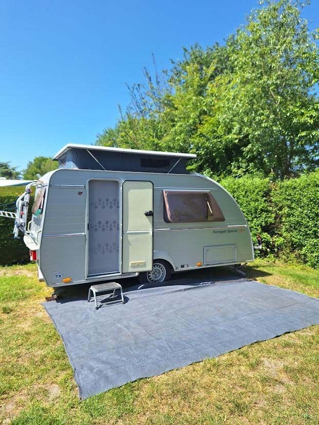 Kip Kompakt variotop Special 37 EKV (2002), Caravans en Kamperen, Caravans, Particulier, tot en met 2, 500 - 750 kg, Standaardzit