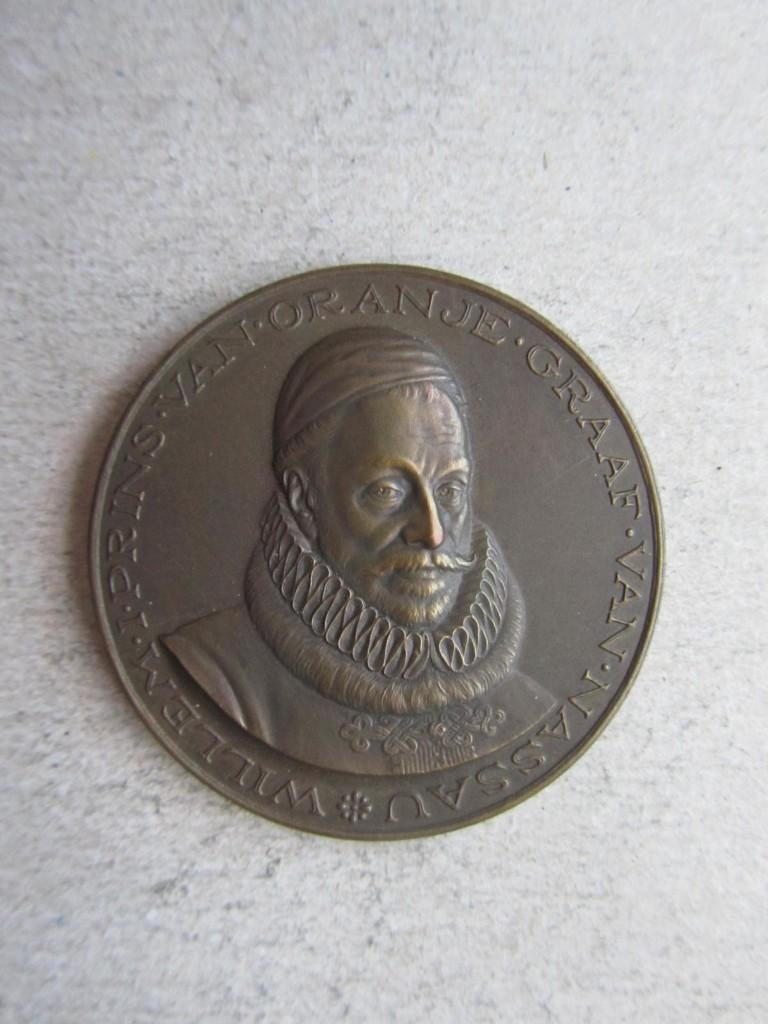 Willem van Oranje 400e geboortedag 1533-1933, Ophalen of Verzenden, Brons, Nederland