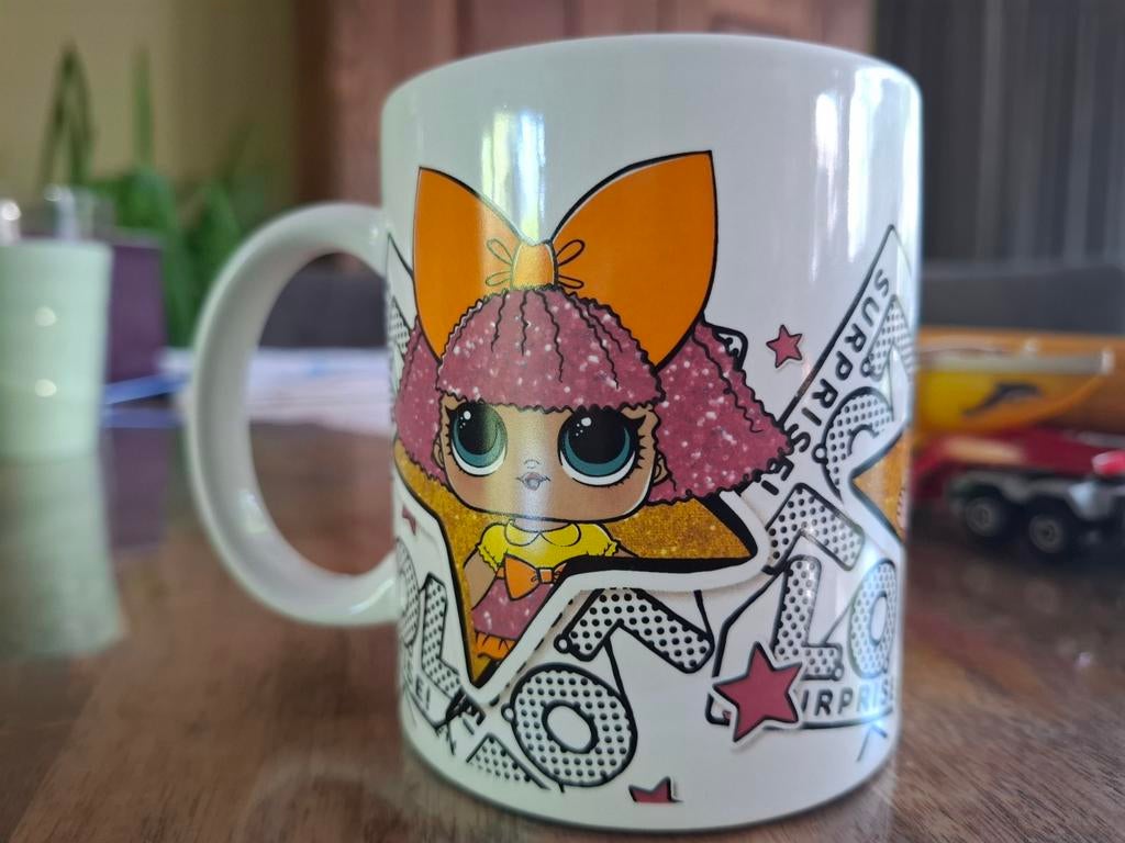 Mok LOL Surprise!, Ophalen of Verzenden, Zo goed als nieuw, Overige stijlen, Kop(pen) en/of Schotel(s)