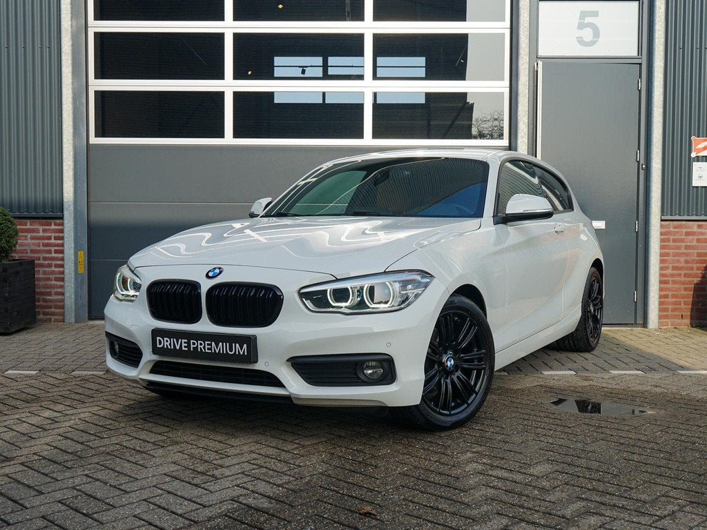 BMW 1-serie 118i High Executive, Automatische klimaatregeling, Gebruikt, Euro 6, 1290 kg