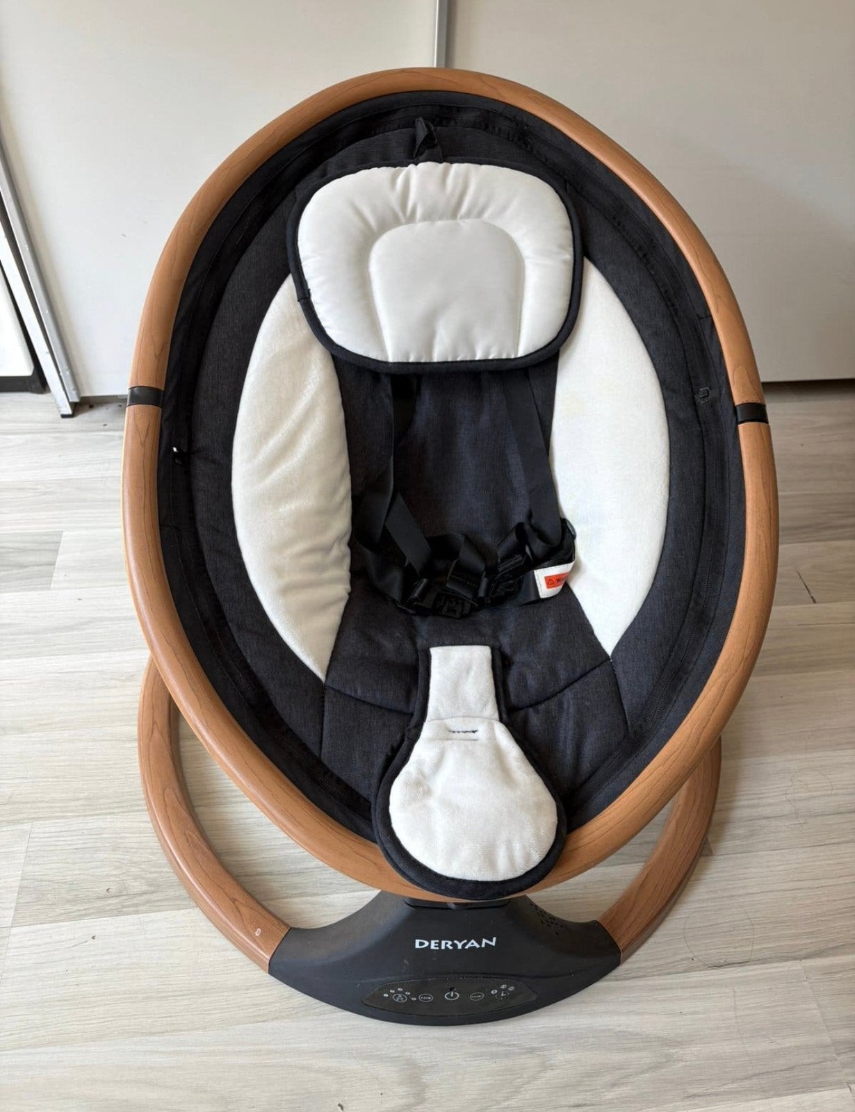 Deryan elektrische babyschommel / wipstoel – ZGAN, Kinderen en Baby's, Ophalen, Zo goed als nieuw