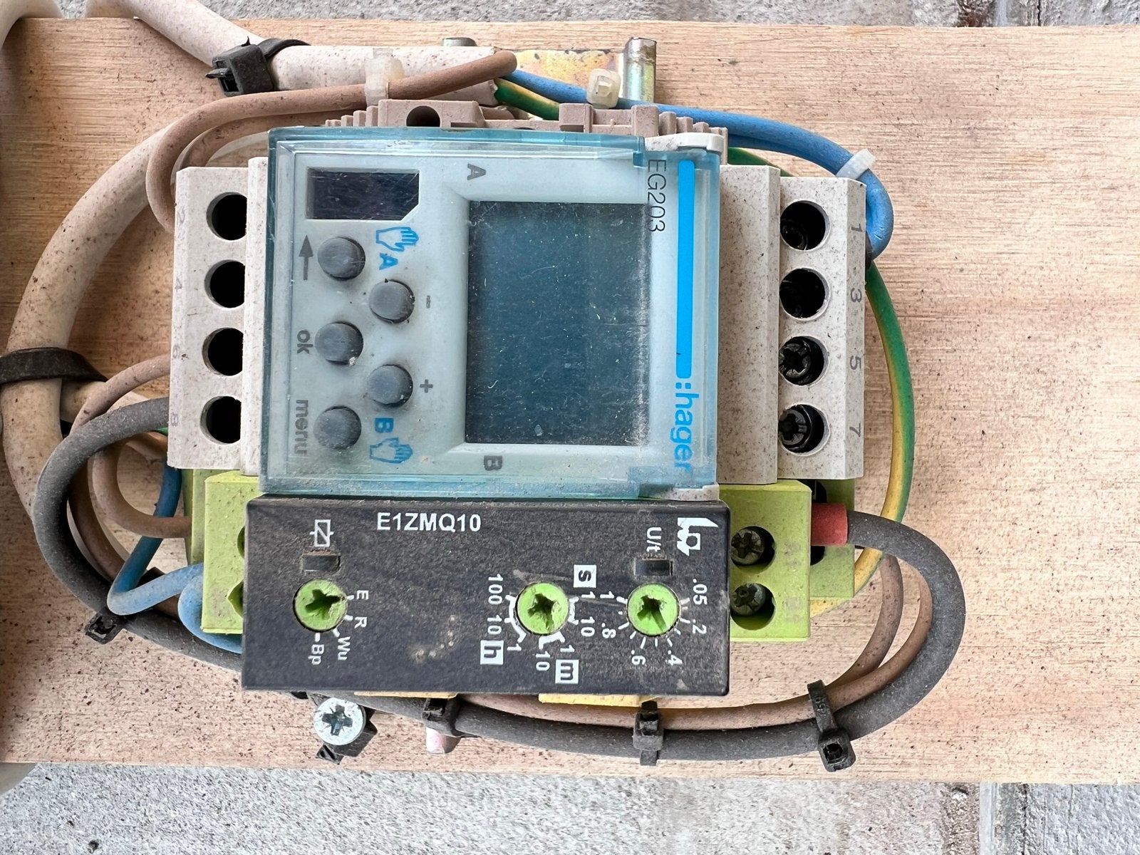 Hager EG203 digitale schakelklok met E1ZMQ10 relais, Ophalen of Verzenden, Nieuw, Hager, Schakelaar