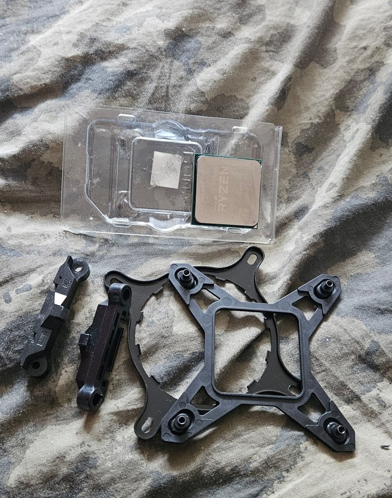 AMD Ryzen 7 2700X + Wraith Prism RGB Koeler ‼️, Computers en Software, Gebruikt, AMD Ryzen 7, Socket AM4, 3 tot 4 Ghz