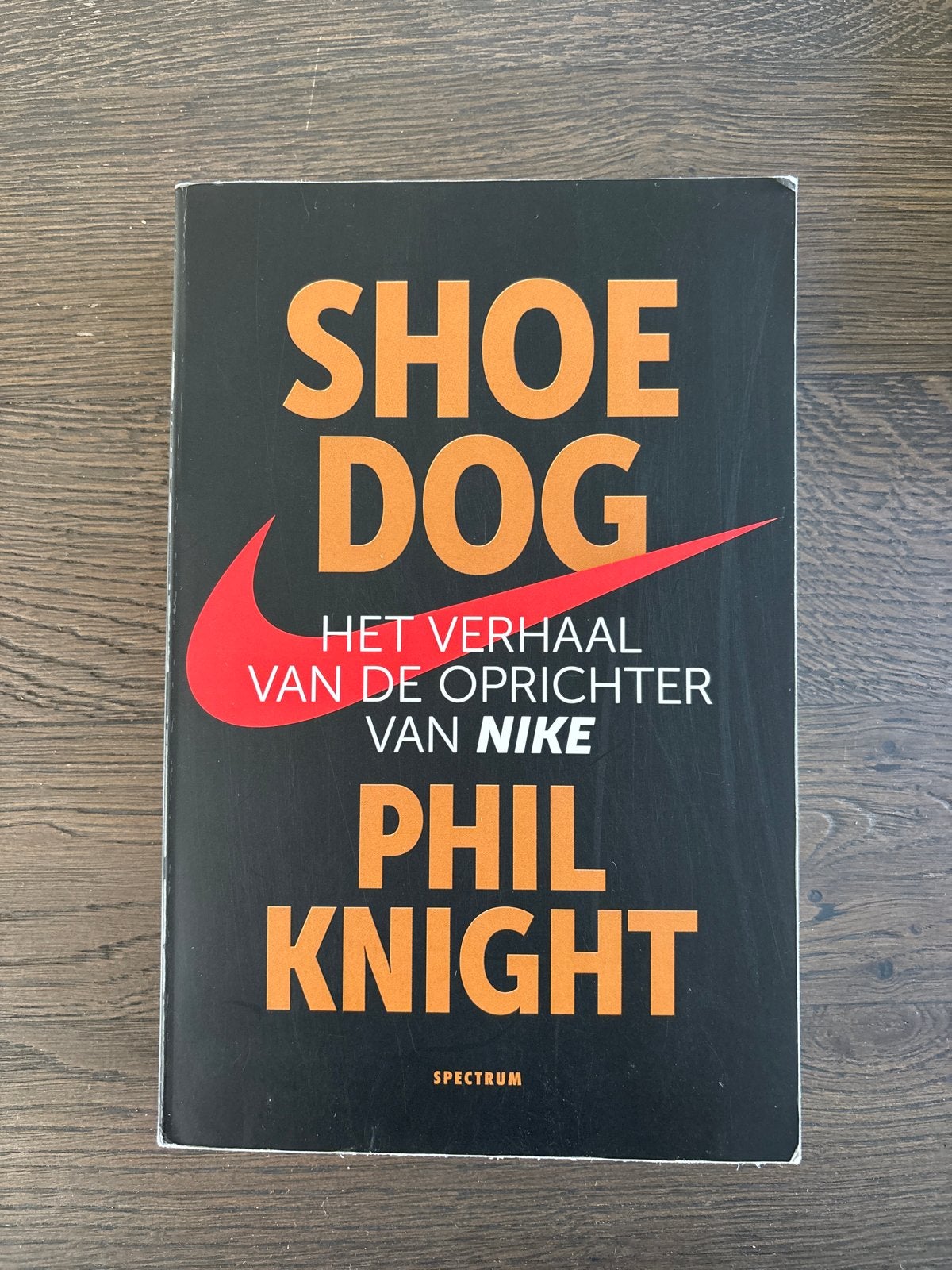 Shoe Dog: Het verhaal van de oprichter van Nike - Phil Knigh, Boeken, Ophalen of Verzenden, Zo goed als nieuw, Sport