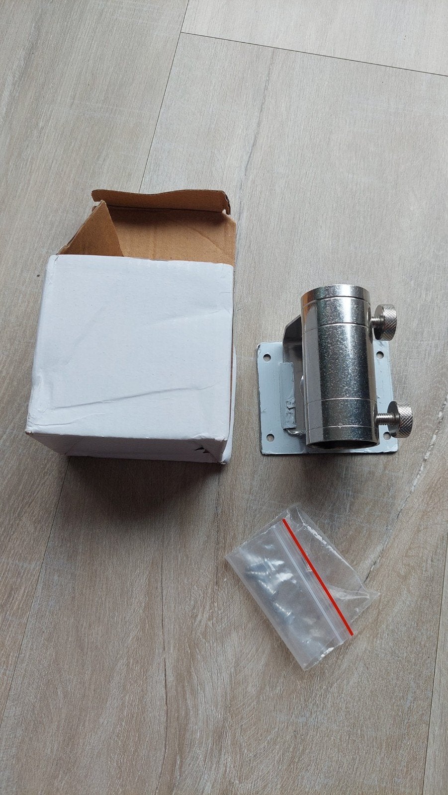 Parasolhouder voor balkon of paal - Nieuw, Ophalen of Verzenden, Nieuw, Parasolvoet