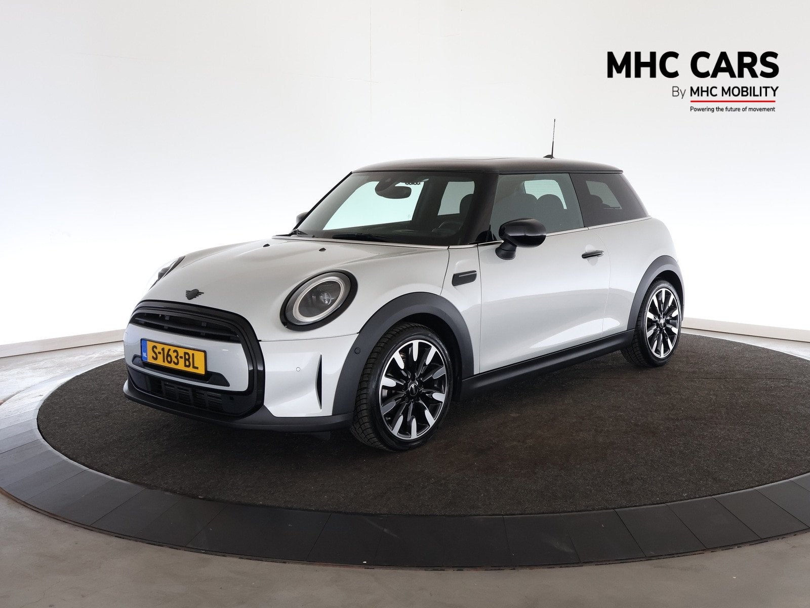 MINI Mini 1.5 Cooper Classic | Navi | Clima | Leder | 12 maa, Auto's, 136 pk, Gebruikt, 4 stoelen, Bedrijf