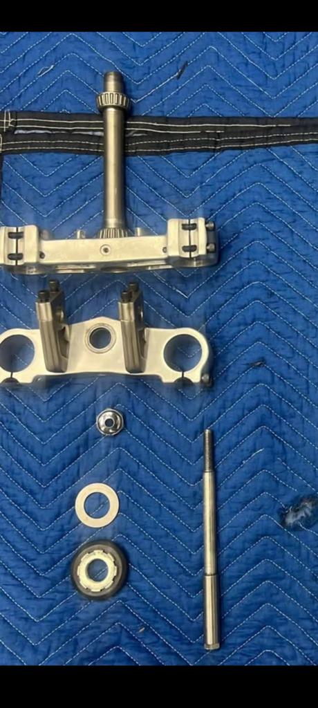 Gezocht; Fox Factory forX kroonplaten elsinore mugen, Ophalen of Verzenden