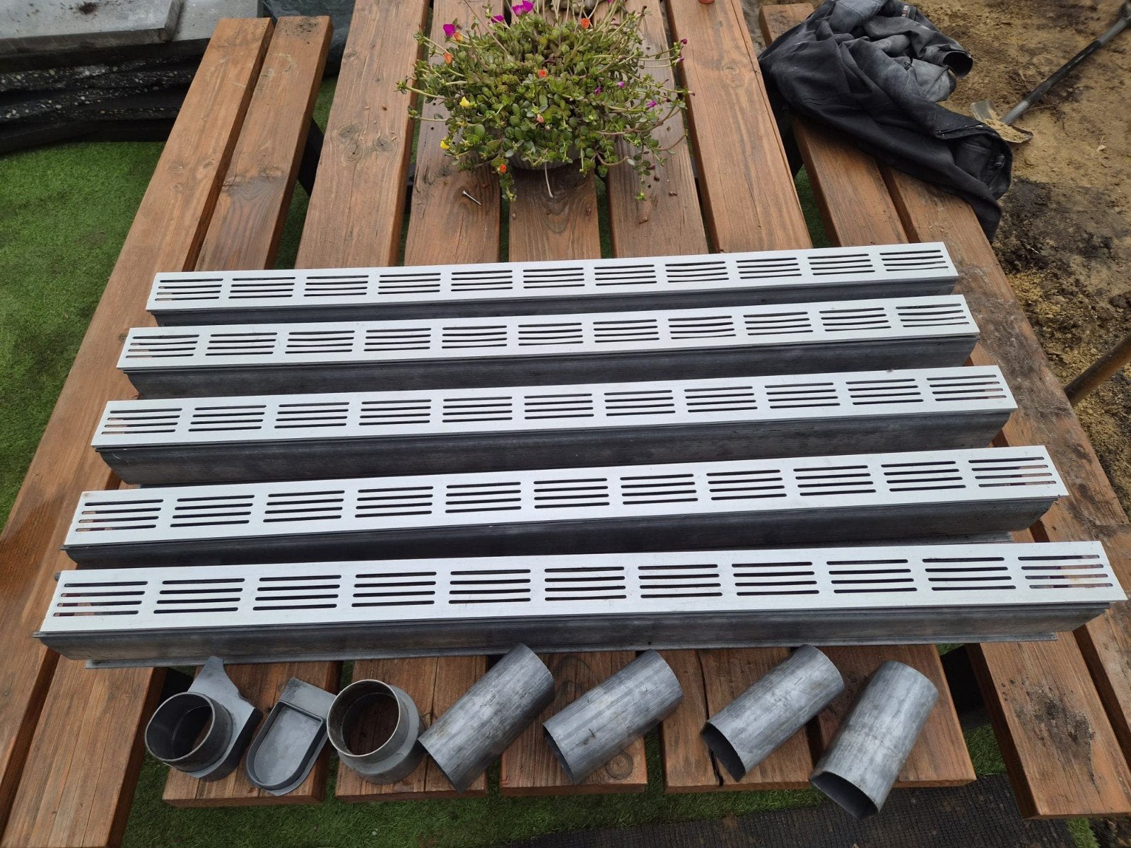 5x 1m lijngoot met koppelstukken, eindkap en zij-uitloop, Ophalen, Gebruikt, Aluminium, 4 tot 6 meter