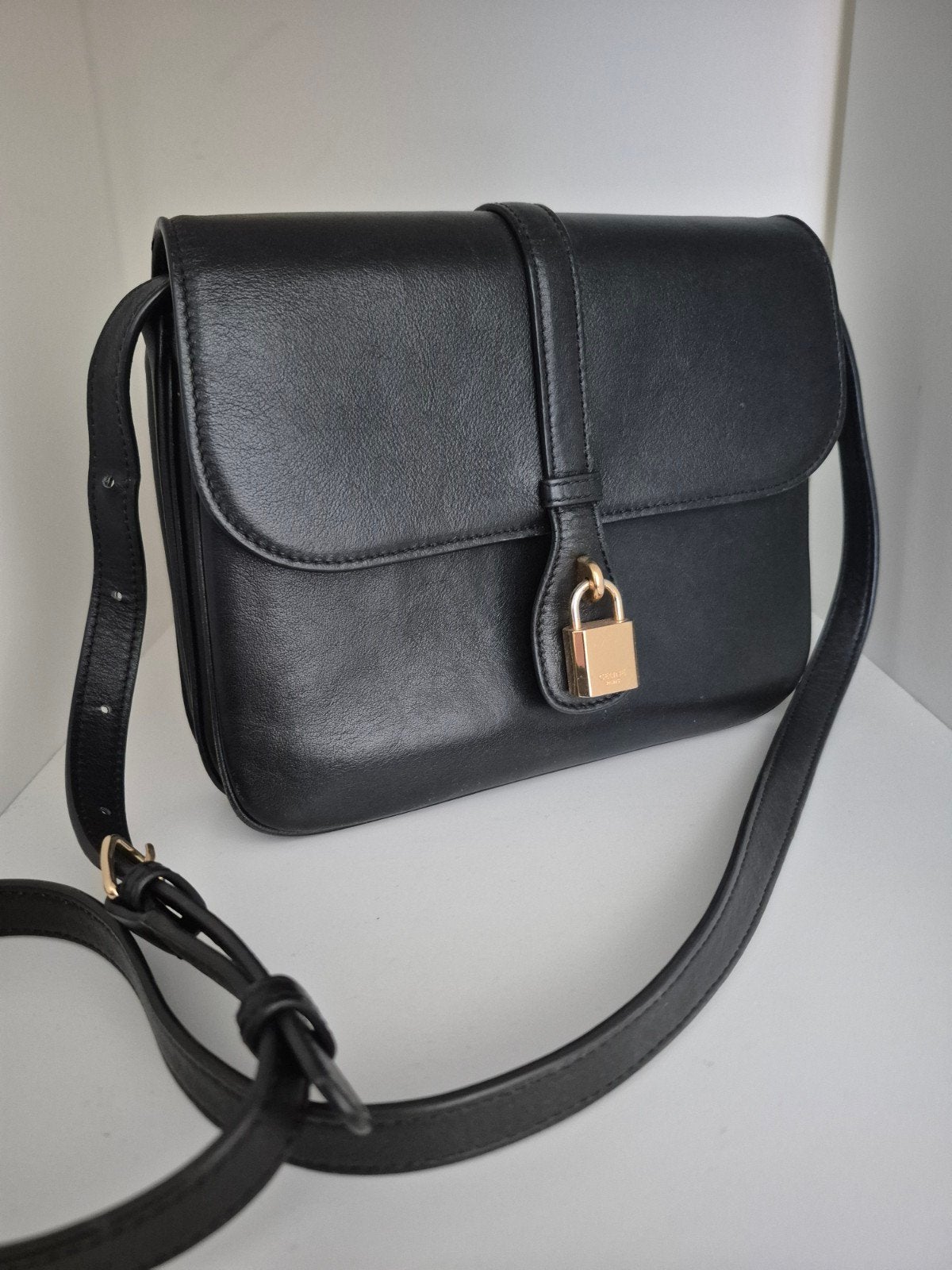 The Celine Tabou bag slotje zwart, Ophalen of Verzenden, Zo goed als nieuw, Zwart, Schoudertasje