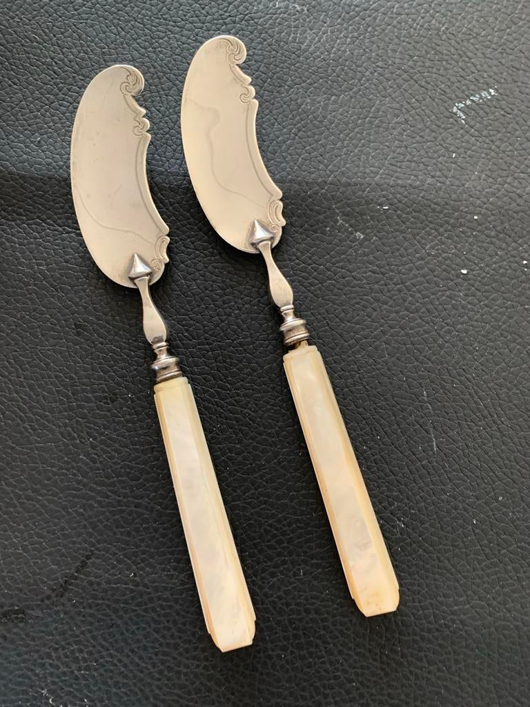 Antieke botermesjes met parelmoer handvat (set van 2), Ophalen of Verzenden