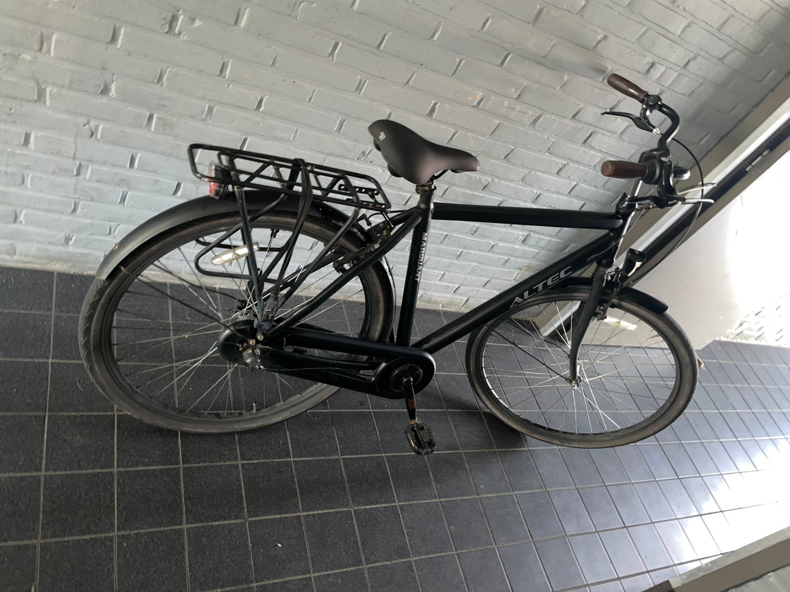 Foto 4 van Altec Marquant 28” herenfiets | 3V Shimano Nexus | mat zwart