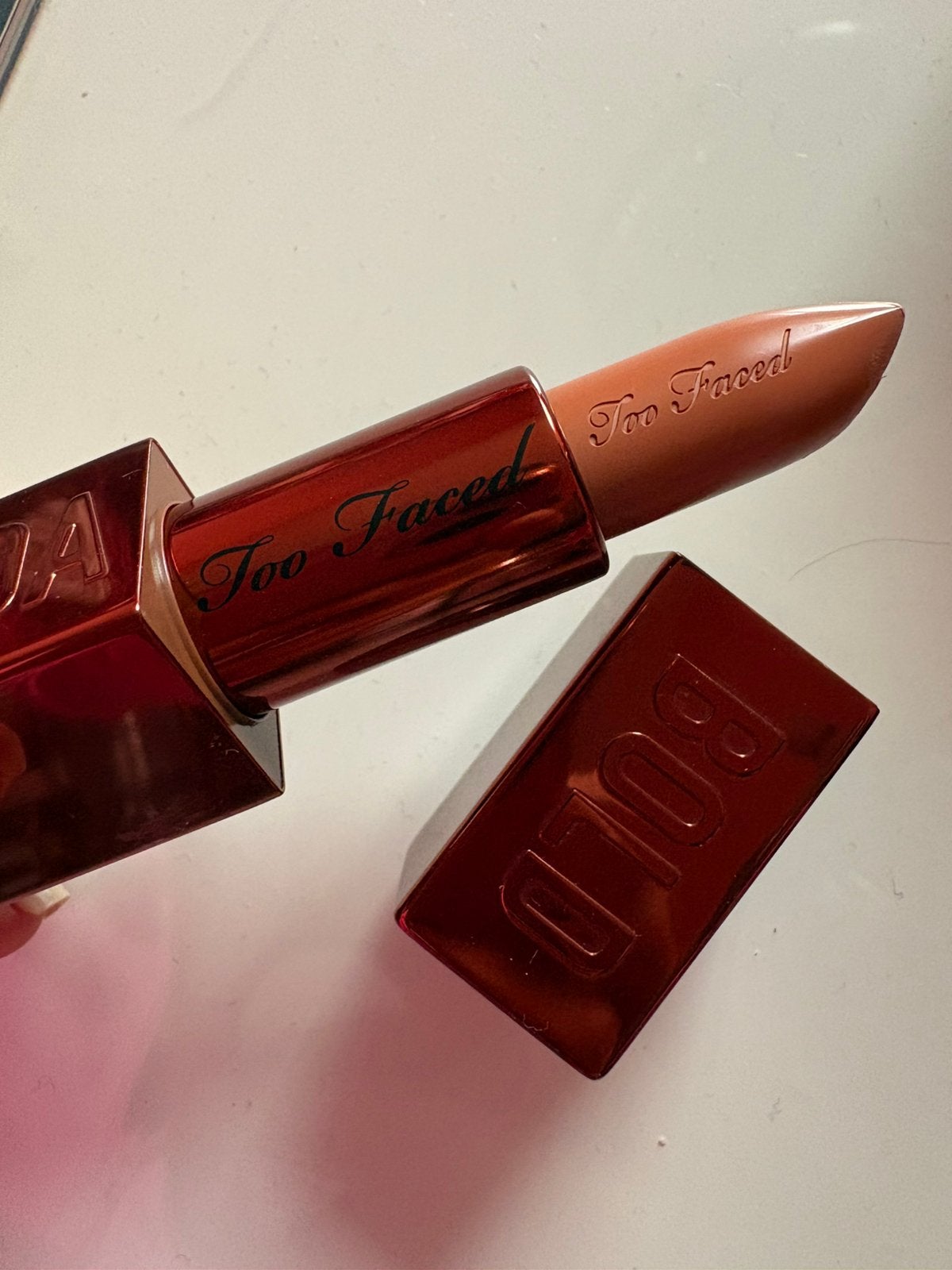 Too faced lipstick Buttercream peach nude brown huda dior, Ophalen of Verzenden, Zo goed als nieuw, Lippen