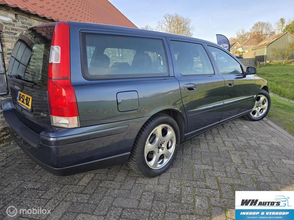 Volvo V70 2.4D Momentum rijdt goed!, Auto's, Volvo, Voorwielaandrijving, 15 km/l, 1535 kg, Blauw