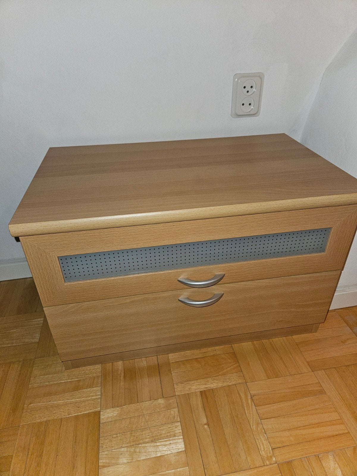 Nachtkastje met Lades - Houtkleur, Huis en Inrichting, Slaapkamer | Nachtkastjes, Ophalen, Gebruikt, 45 tot 65 cm, Minder dan 55 cm