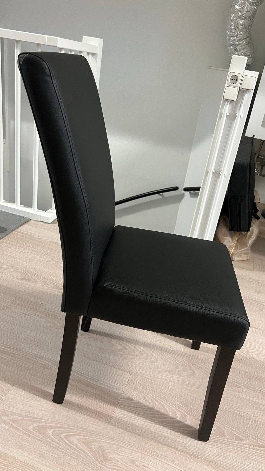 Zwarte eetkamerstoel - Zo goed als nieuw, Ophalen, Zwart, Zo goed als nieuw, Vijf, Zes of meer stoelen