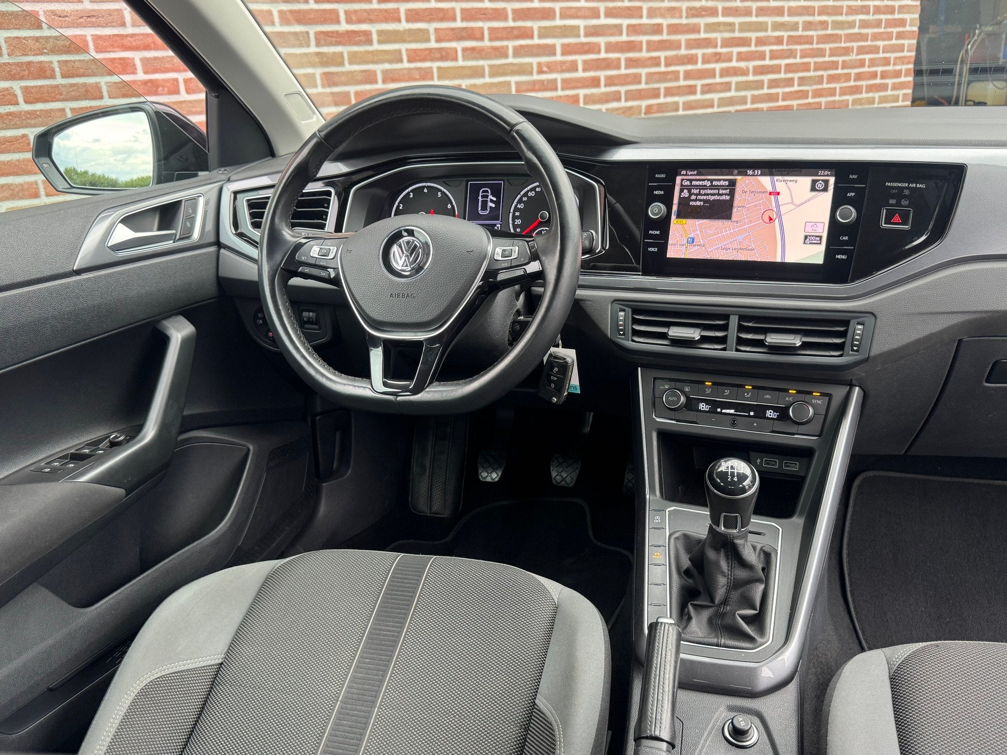 Volkswagen Polo 1.0 TSI | Highline 5-Drs | Airco-Ecc | Navi, Voorwielaandrijving, Gebruikt, Euro 6, 95 pk