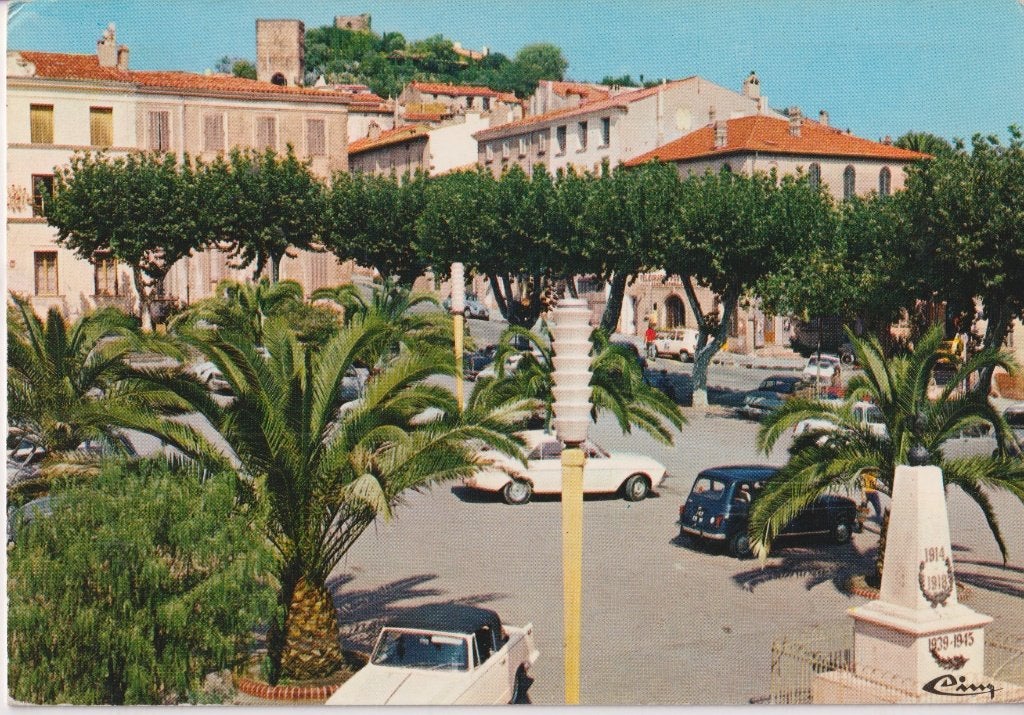 Frankrijk, Cogolin met auto's, Triumph Herald Cabriolet, Ophalen of Verzenden, 1960 tot 1980, Gelopen, Frankrijk