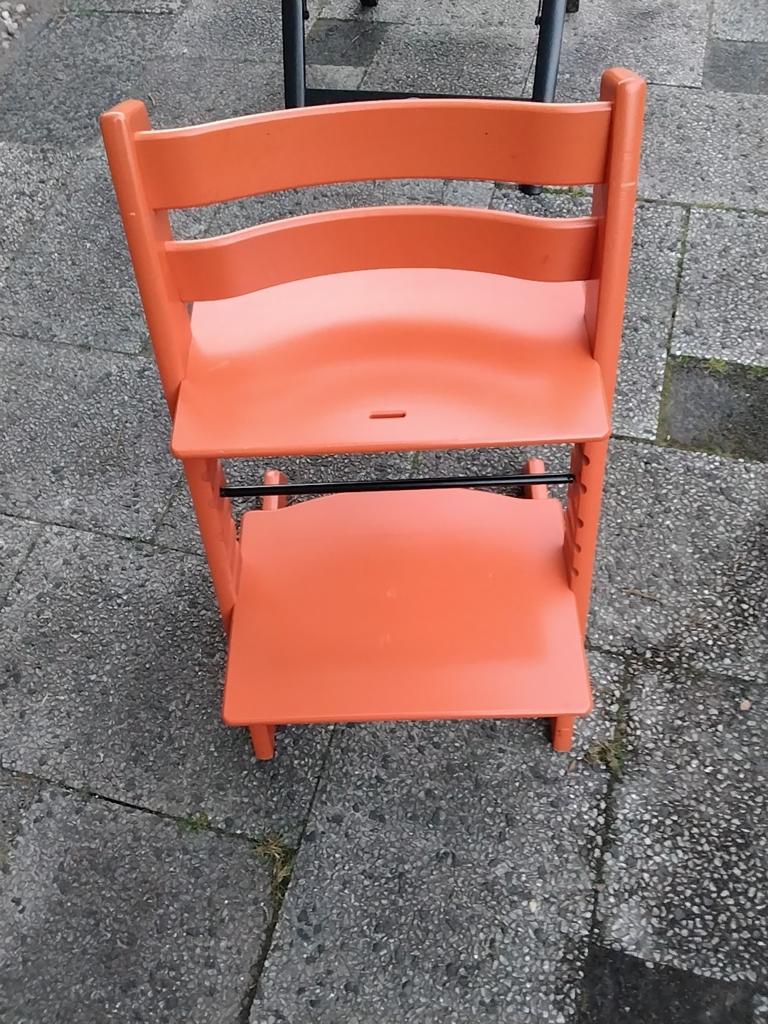 Stokke trip trap kinderstoel nieuw model kleur oranje € 80, Ophalen of Verzenden, Gebruikt, Meegroeistoel