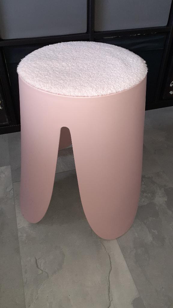 Stoeltje of krukje roze, Ophalen, Zo goed als nieuw, Hout