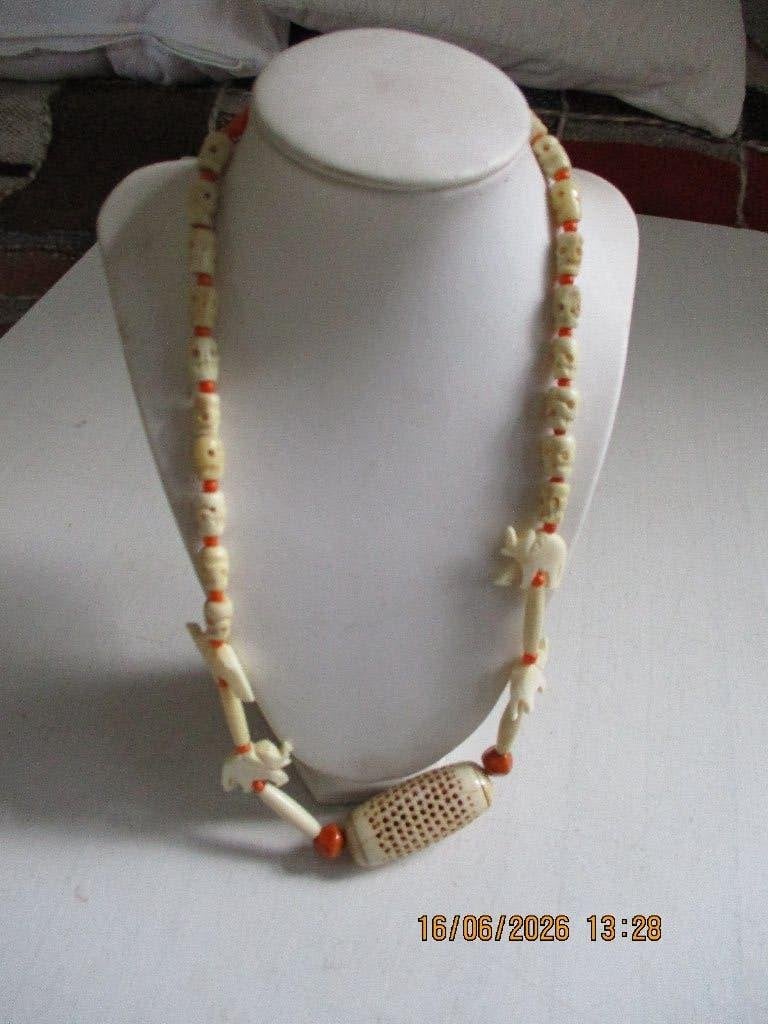ketting been met olifant figuren 64 cm. lang, Sieraden, Tassen en Uiterlijk, Kettingen, Ophalen of Verzenden, Gebruikt, Beige