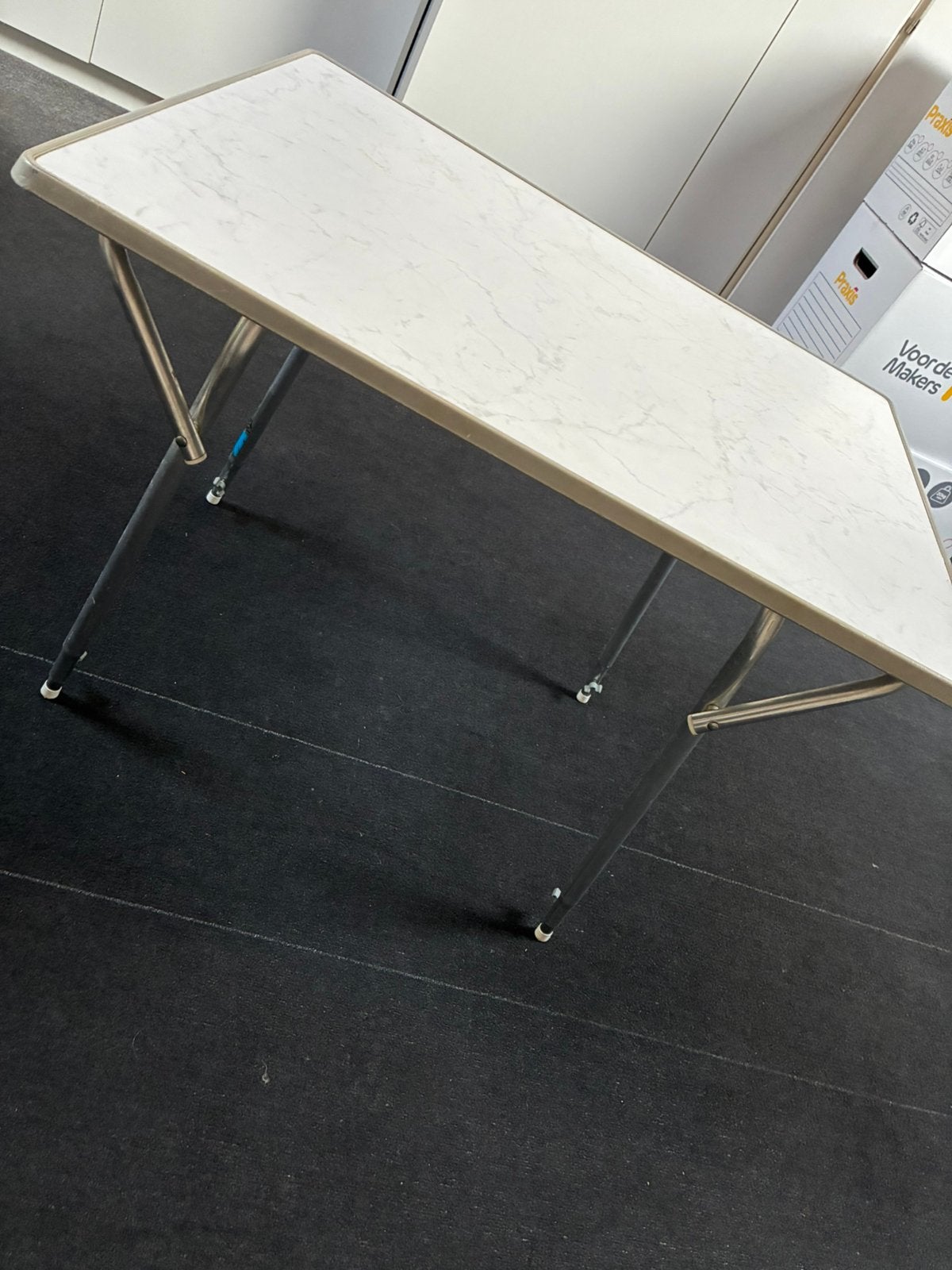 Kampeertafeltje verstelbaar, Caravans en Kamperen, Ophalen, Gebruikt, Campingtafel